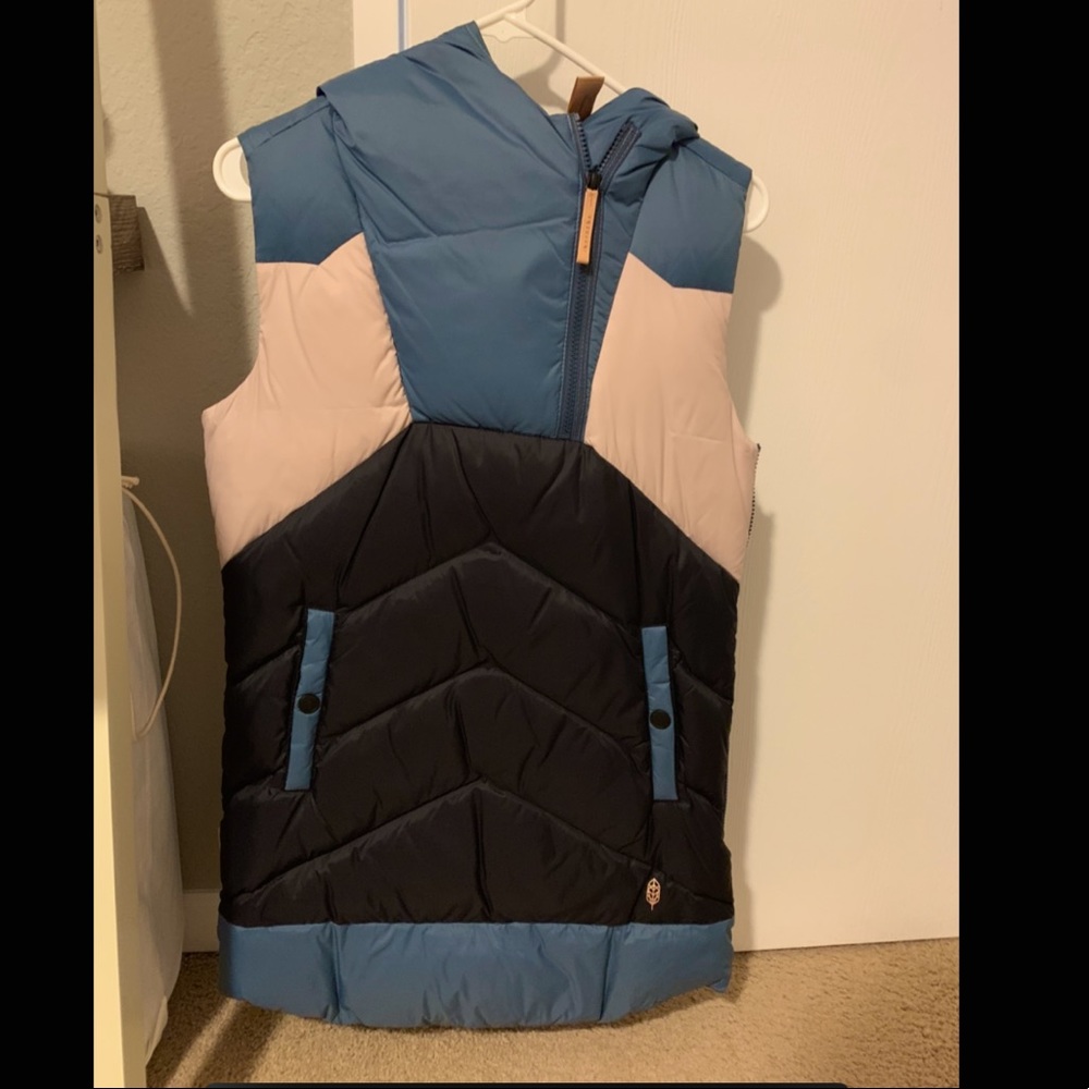 Indygena Women’s Long Pull Over Vest